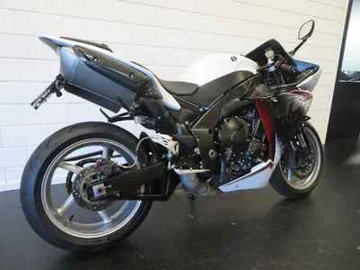 YAMAHA YZF R1 – foto 3