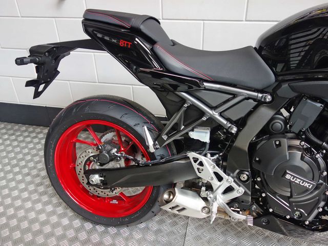 suzuki - gsx-8tt