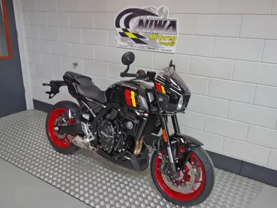 SUZUKI GSX-8TT – foto 2