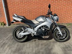 SUZUKI GSR 600