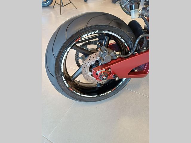 yamaha - yzf-r1
