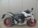 SUZUKI GSX-8R