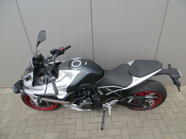 suzuki - gsx-8r