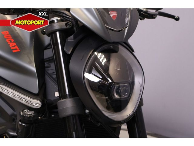 ducati - monster--