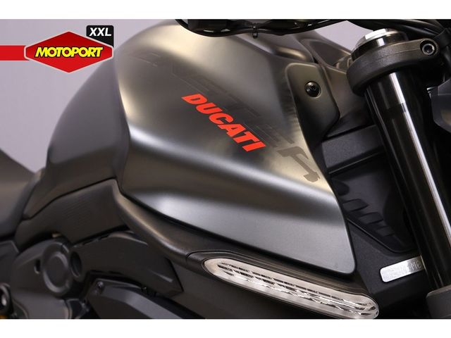 ducati - monster--
