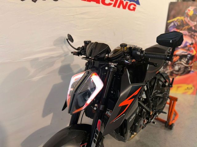 ktm - 1290-super-duke-r