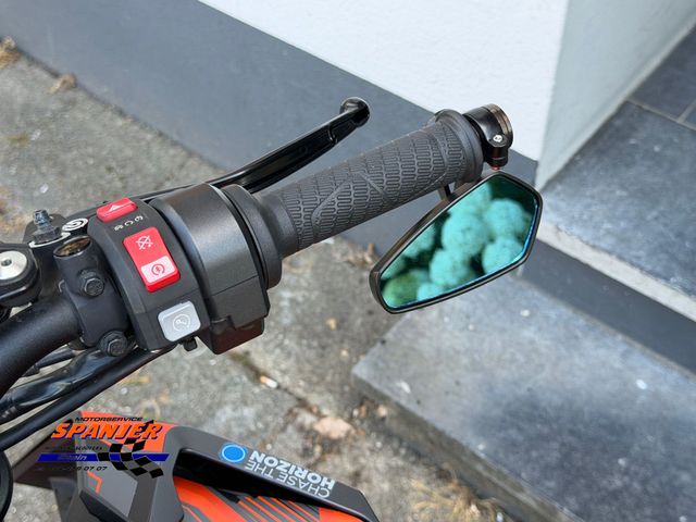 ktm - 1290-super-duke-r