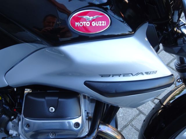 moto-guzzi - breva-750