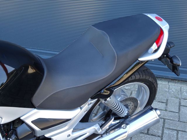 moto-guzzi - breva-750