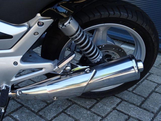 moto-guzzi - breva-750