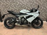 TRIUMPH DAYTONA 660