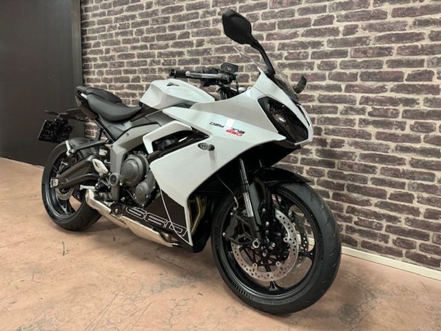 triumph - daytona-660