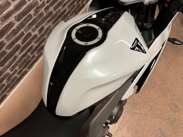 triumph - daytona-660