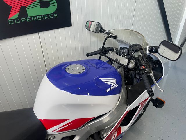 honda - cbr-900-rr-fireblade