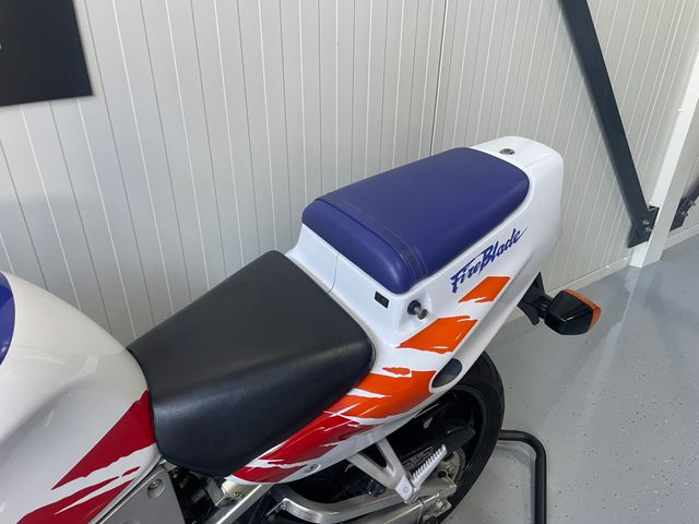 honda - cbr-900-rr-fireblade