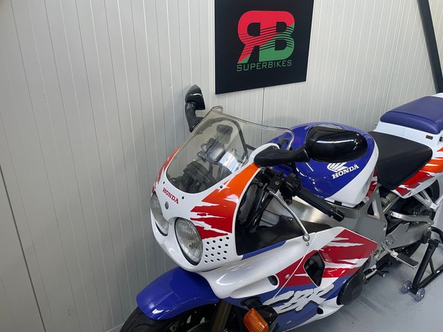 honda - cbr-900-rr-fireblade