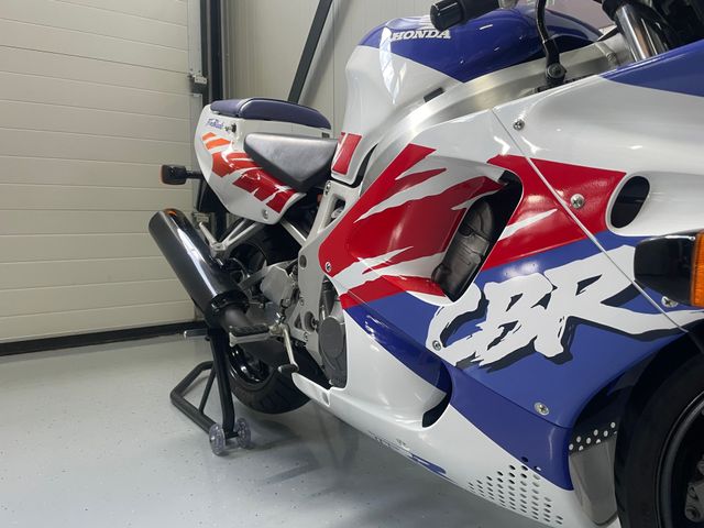 honda - cbr-900-rr-fireblade
