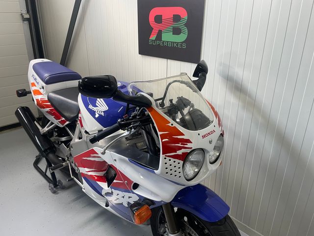 honda - cbr-900-rr-fireblade