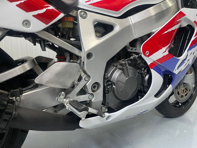 honda - cbr-900-rr-fireblade