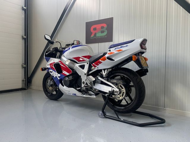 honda - cbr-900-rr-fireblade