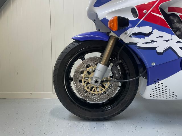 honda - cbr-900-rr-fireblade
