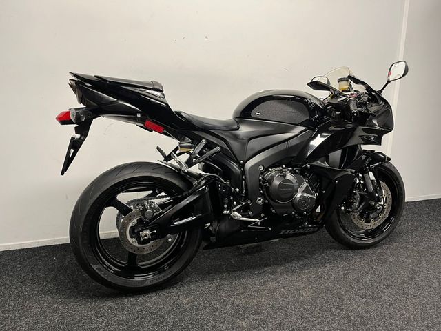 honda - cbr-600-rr