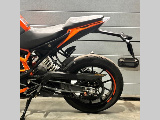 ktm - 390-duke-abs