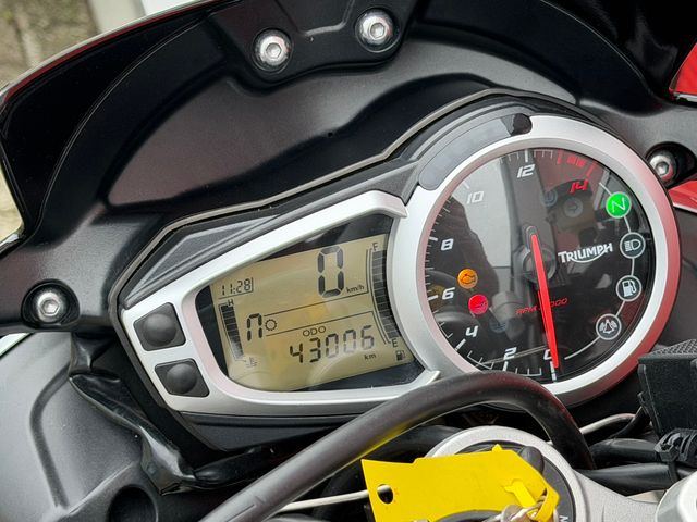 triumph - street-triple-r