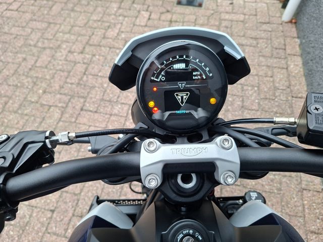 triumph - trident-660-triple-tribute-edition