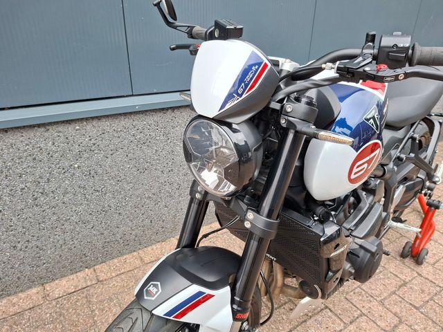 triumph - trident-660-triple-tribute-edition