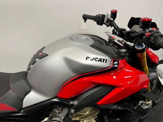 ducati - streetfighter--s-1098