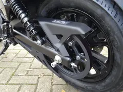 Benelli Leoncino Bobber 400 2026 nieuw – foto 19 van 33