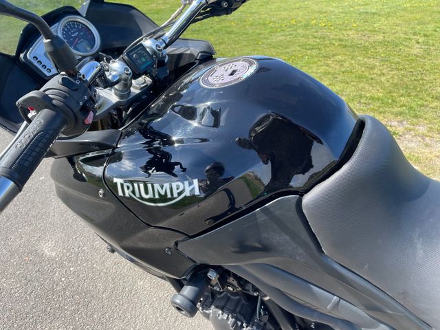 triumph - tiger-1050-abs