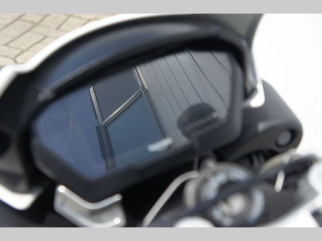 triumph - street-triple-765-r