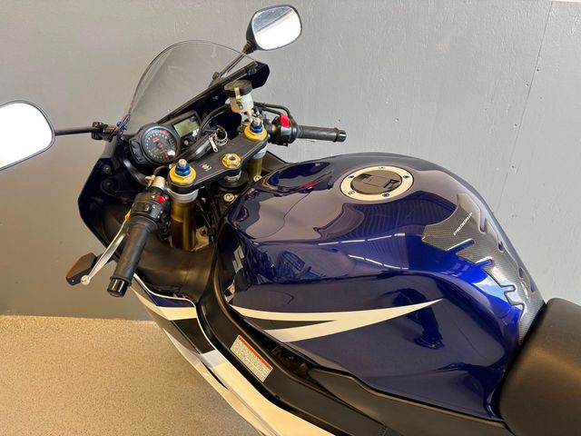 suzuki - gsx-r-750