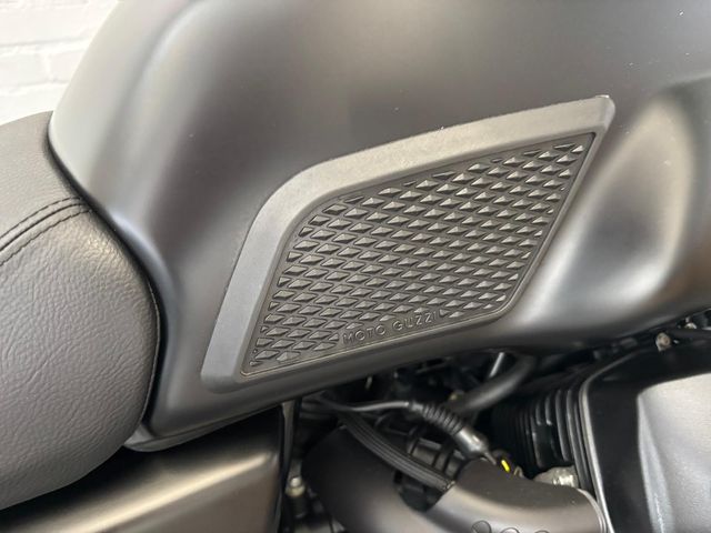moto-guzzi - v-7-stone-850