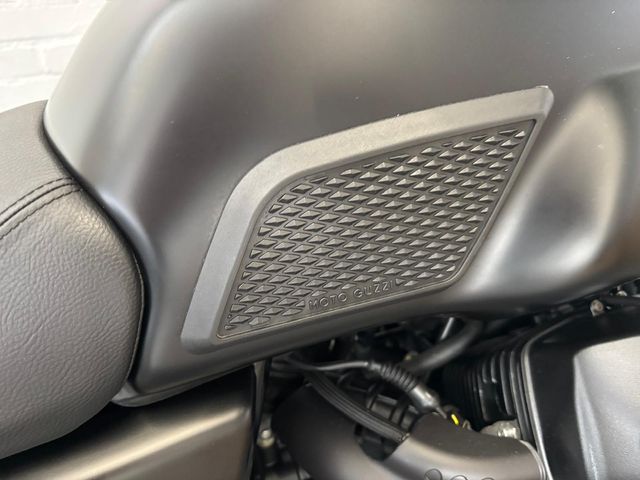 moto-guzzi - v-7-stone-850