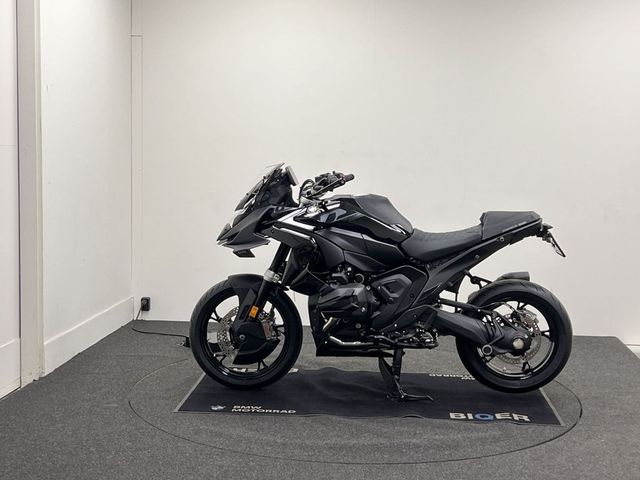 bmw - r-1300-gs-triple-black
