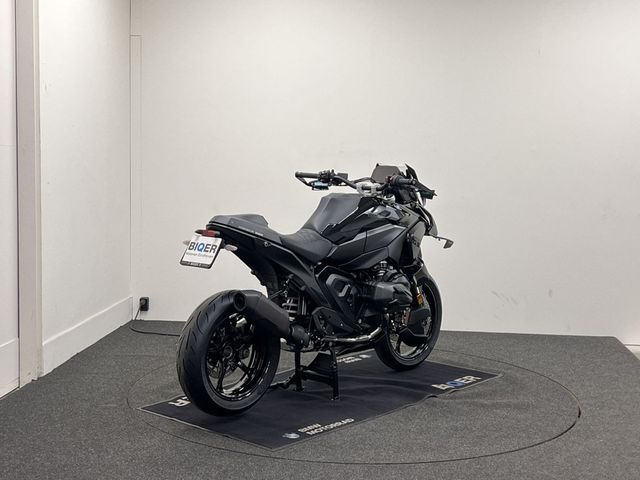 bmw - r-1300-gs-triple-black