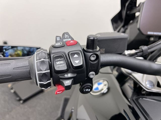 bmw - r-1300-gs-triple-black