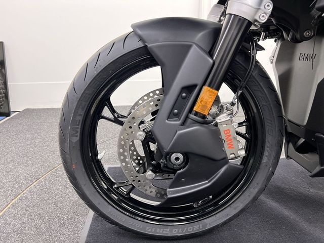 bmw - r-1300-gs-triple-black