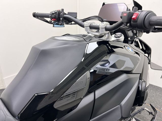 bmw - r-1300-gs-triple-black