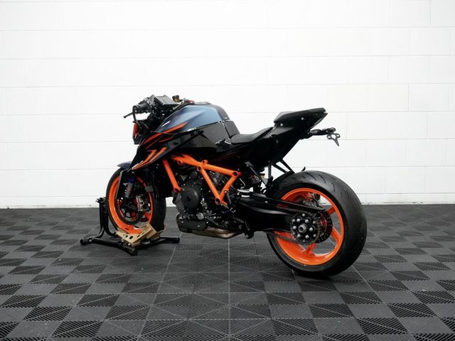 ktm - 1290-super-duke-r-evo