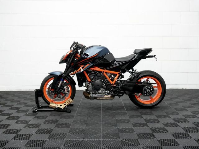 ktm - 1290-super-duke-r-evo