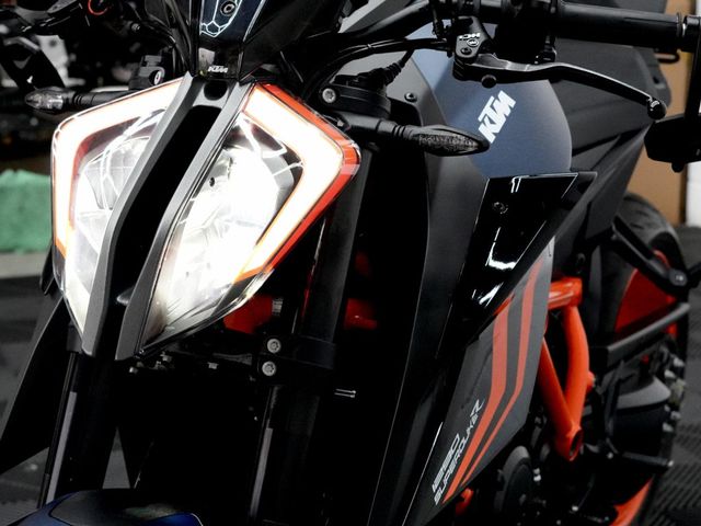 ktm - 1290-super-duke-r-evo