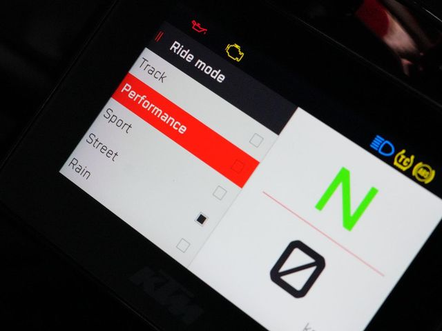 ktm - 1290-super-duke-r-evo