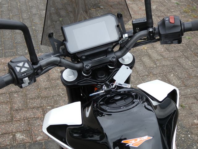 ktm - 390-duke-abs