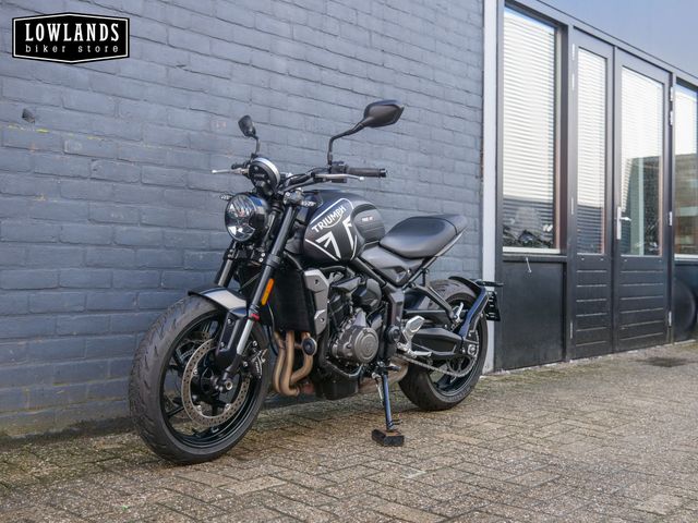 triumph - trident-660