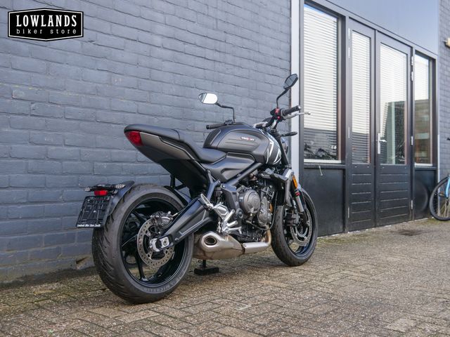 triumph - trident-660