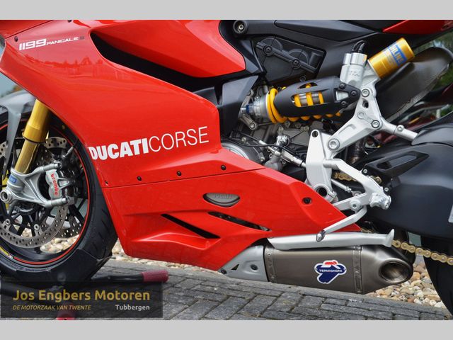 ducati - 1199-panigale-s